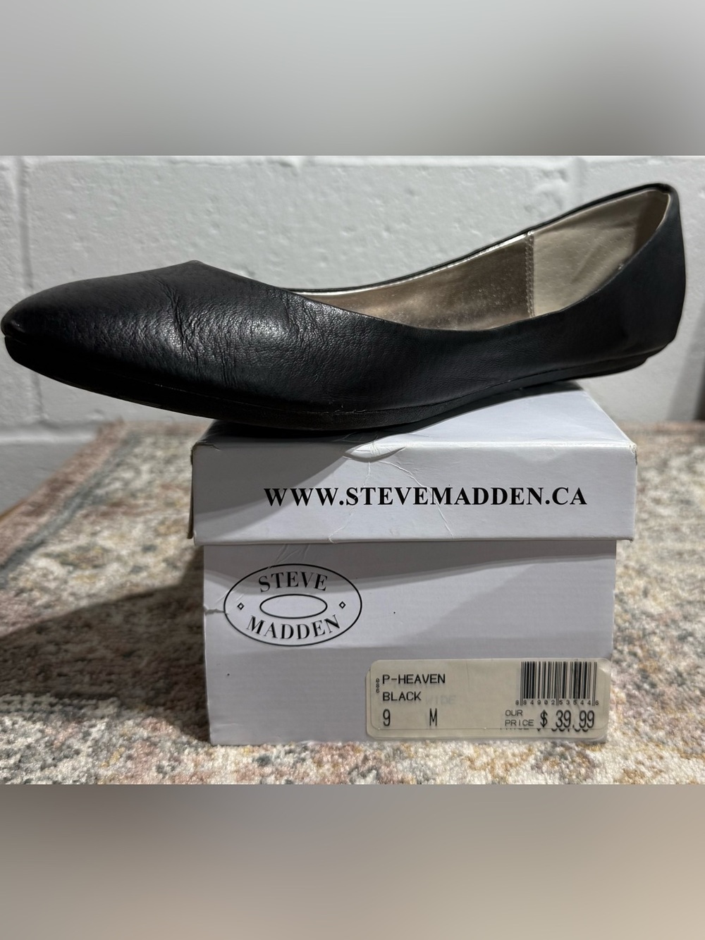 Steve Madden Black Pointed Toe Leather Flat
